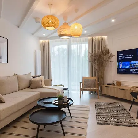 Pinea Apartment *