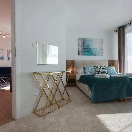 Pinea Apartment *